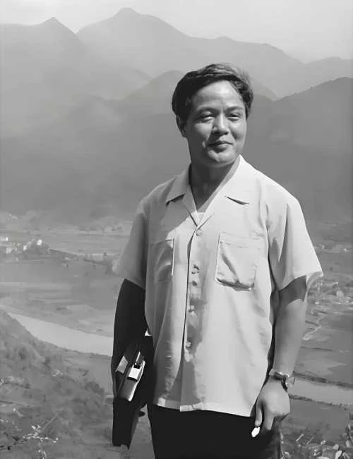 罗积叶老师的照片，单击鼠标查看大图！